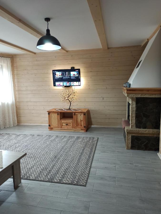 Brand New 2020 Specious Apartment Druzi 2 Poljanytsja Eksteriør bilde
